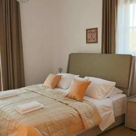 Platform 357 Amfitritis Luxury With Pool And Gym Lägenhet Nicosia