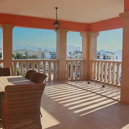 Platform 357 Amfitritis Luxury With Pool And Gym Lägenhet Nicosia